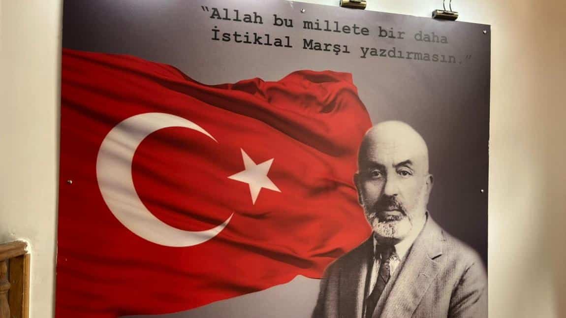 İstiklal Şairimiz Mehmet Akif Ersoy'un Kabrini Ziyaret Ettik